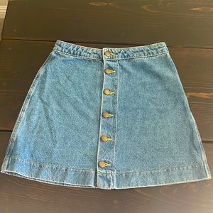AMERICAN APPAREL BUTTON DOWN JEAN SKIRT. SIZE SMALL